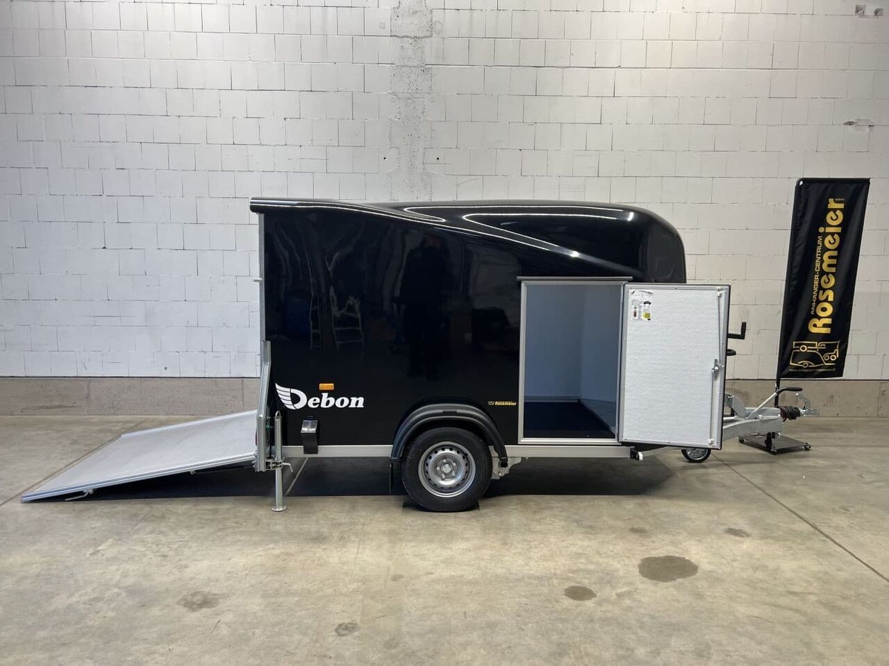 Cheval Liberte Debon Cargo 1300.02+Tür Kofferanhänger - Caja cerrada remolque: foto 1 Cheval Liberte Debon Cargo 1300.02+Tür Kofferanhänger - Caja cerrada remolque: foto 1