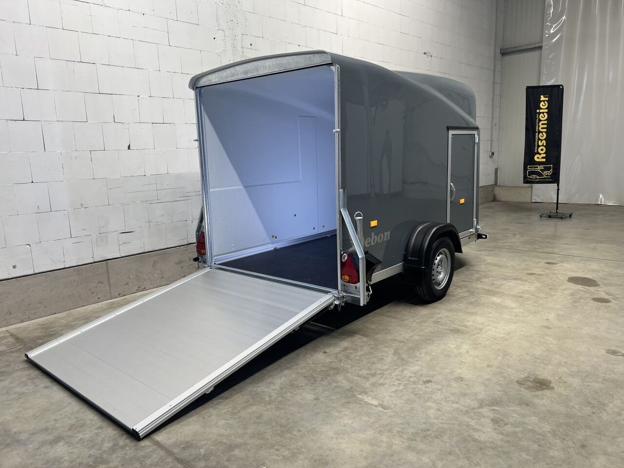 Cheval Liberte Debon Cargo 1300.02+Tür Kofferanhänger - Caja cerrada remolque: foto 3 Cheval Liberte Debon Cargo 1300.02+Tür Kofferanhänger - Caja cerrada remolque: foto 3
