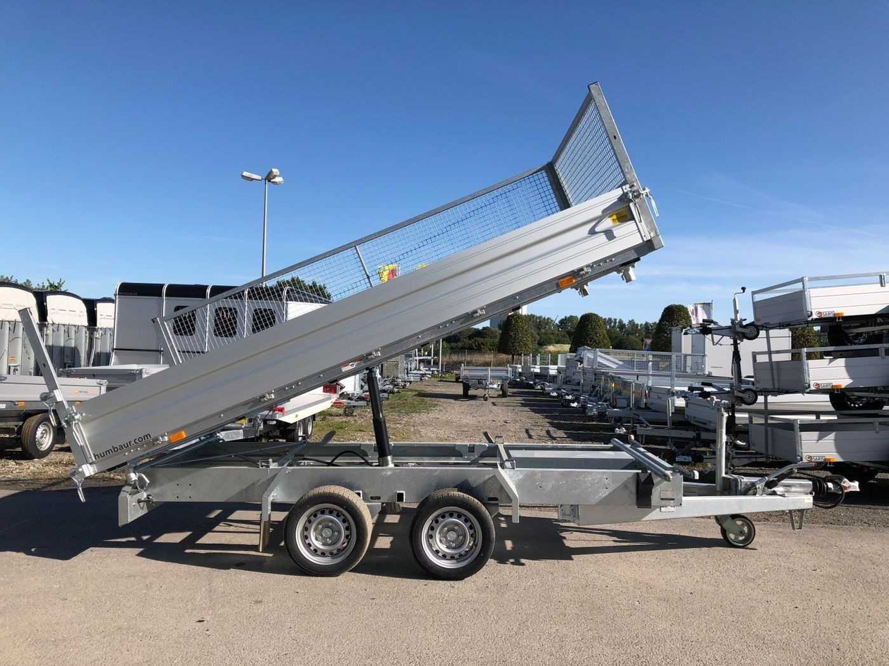 HUMBAUR HTK 3500.37 Gitter Dreiseitenkipper - Volquete remolque: foto 1 HUMBAUR HTK 3500.37 Gitter Dreiseitenkipper - Volquete remolque: foto 1
