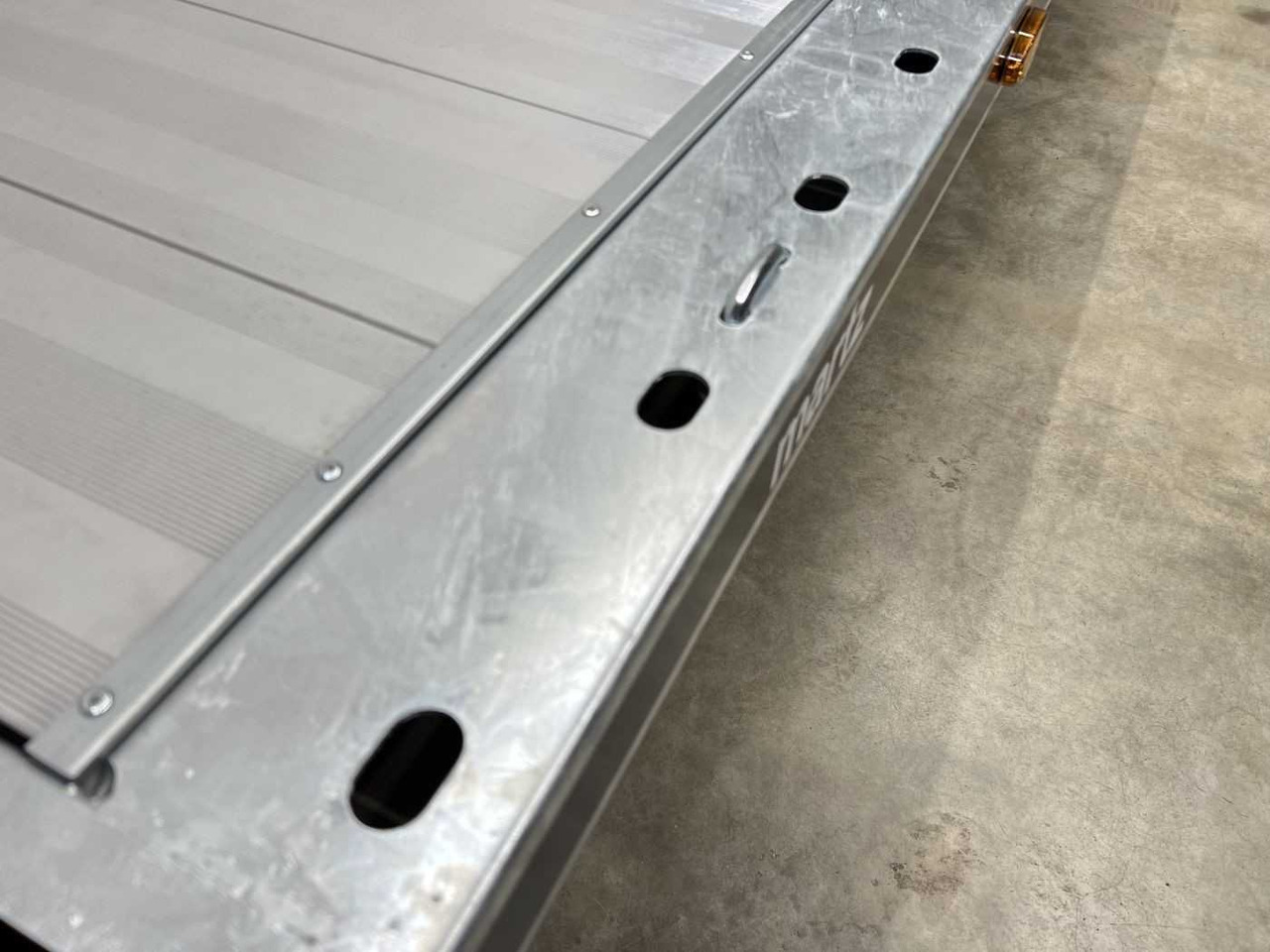 Portavehículos remolque nuevo MARTZ GT Plateau 450/2 S 3T Alu Plattformanhänger: foto 14