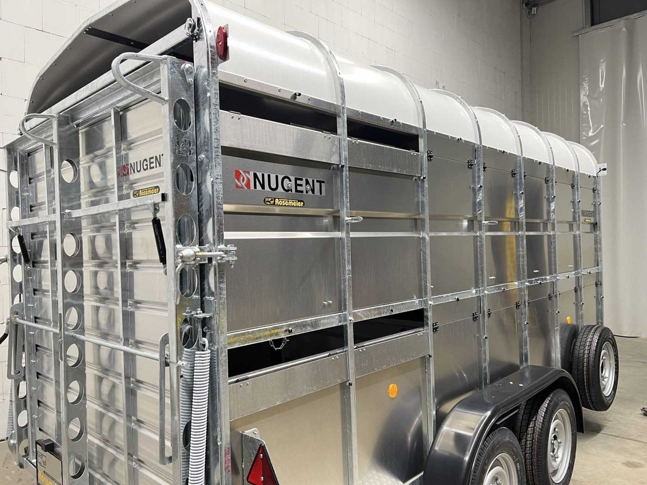 Transporte de ganado remolque nuevo NUGENT L4318H-H-SD Viehanhänger: foto 21 Transporte de ganado remolque nuevo NUGENT L4318H-H-SD Viehanhänger: foto 21