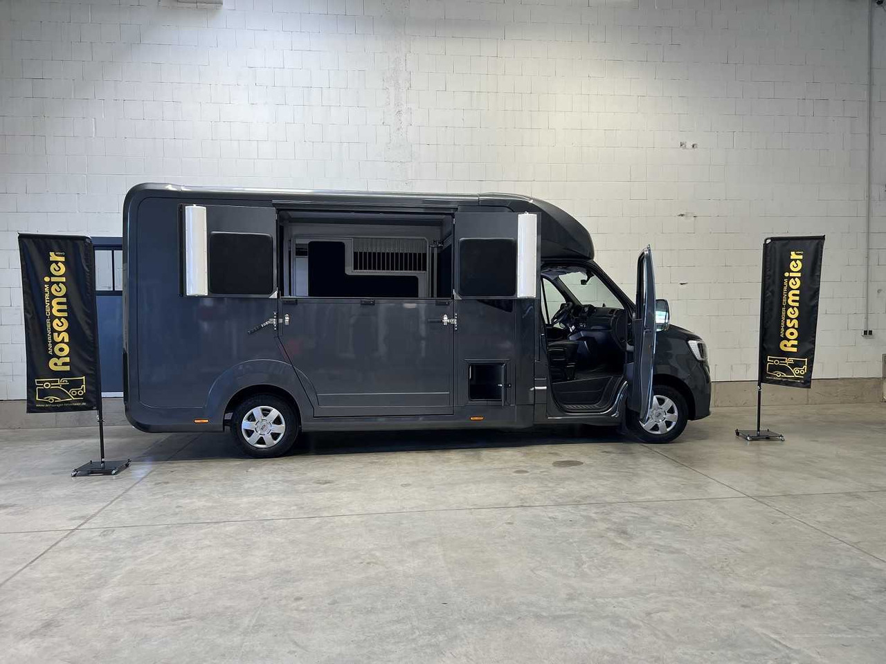 RENAULT Master Haras STX 5-Sitzer LKW - Camión para caballos, Vehículo comercial ligero: foto 4 RENAULT Master Haras STX 5-Sitzer LKW - Camión para caballos, Vehículo comercial ligero: foto 4