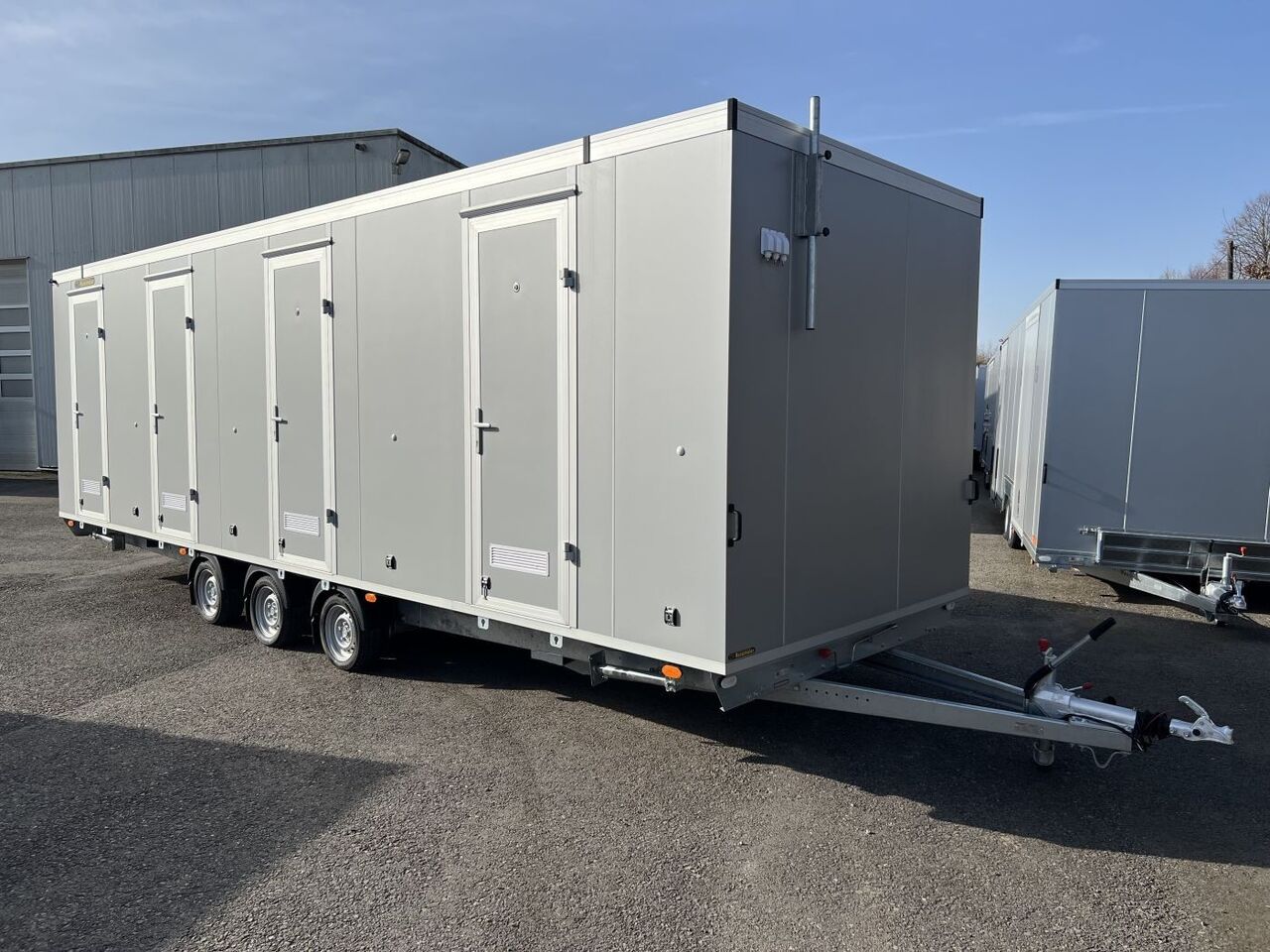 Rosemeier VE MOBI 8346 SP2 Tridem Mannschaftswagen - Remolque porta maquinaria: foto 3 Rosemeier VE MOBI 8346 SP2 Tridem Mannschaftswagen - Remolque porta maquinaria: foto 3