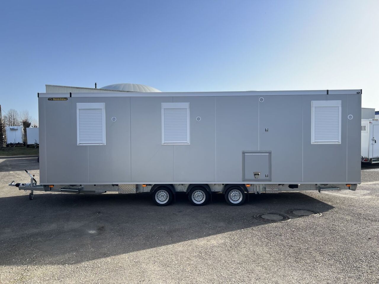 Rosemeier VE MOBI 8346 SP2 Tridem Mannschaftswagen - Remolque porta maquinaria: foto 5 Rosemeier VE MOBI 8346 SP2 Tridem Mannschaftswagen - Remolque porta maquinaria: foto 5