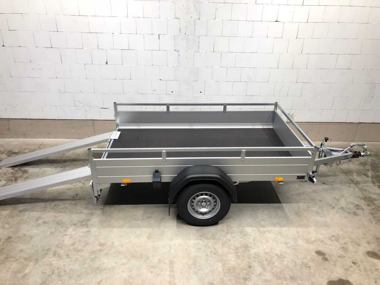 SARIS McAlu Pro 255 153 1500 1 Rampe Kastenanhänger ge - Remolque de coche: foto 2 SARIS McAlu Pro 255 153 1500 1 Rampe Kastenanhänger ge - Remolque de coche: foto 2