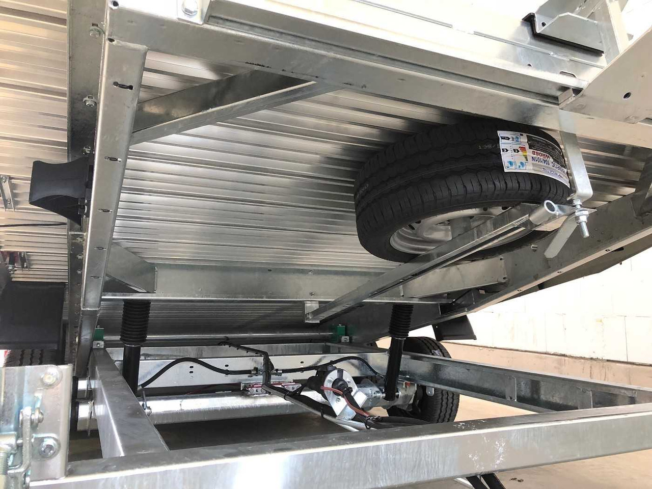 Portavehículos remolque nuevo VEZEKO Imola 35.47 Autotransporter: foto 9