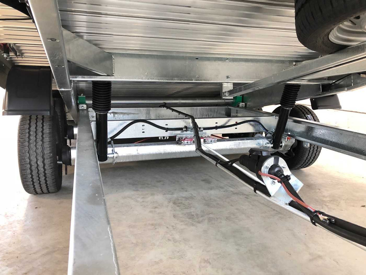 Portavehículos remolque nuevo VEZEKO Imola 35.47 Autotransporter: foto 8