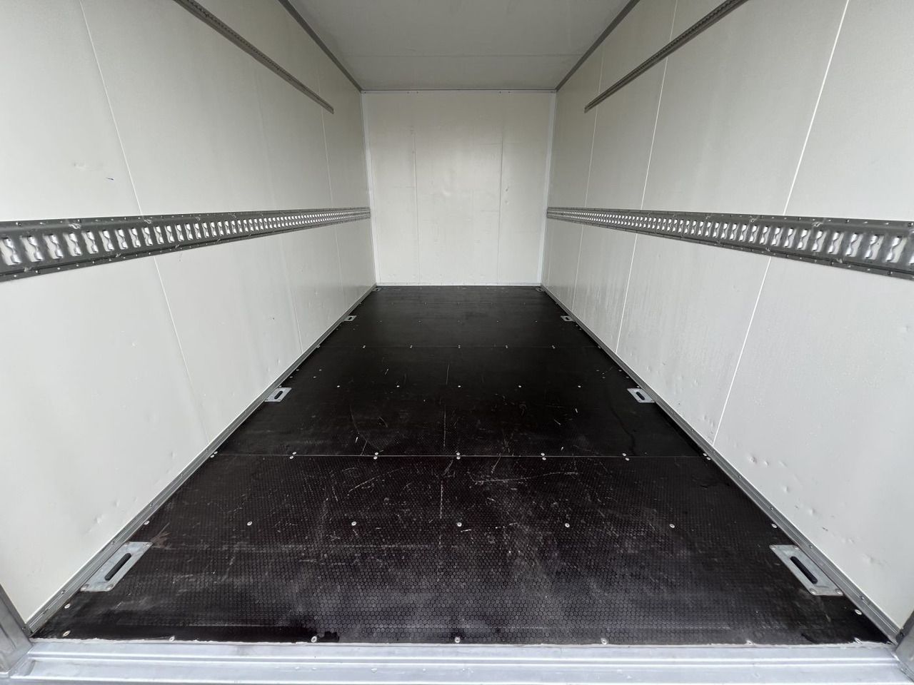 Vezeko HK E 27.4 Kofferanhänger - Caja cerrada remolque: foto 2 Vezeko HK E 27.4 Kofferanhänger - Caja cerrada remolque: foto 2