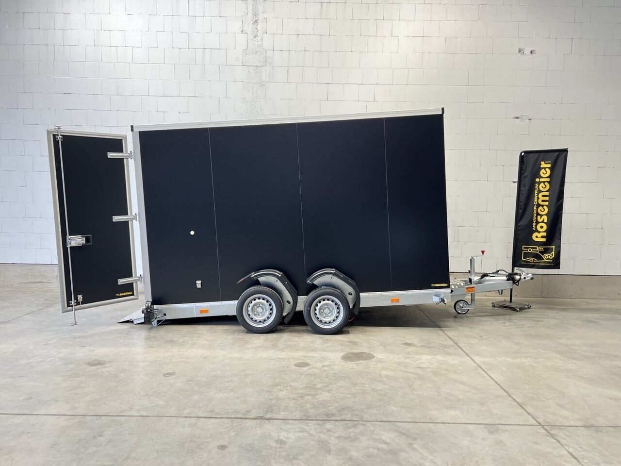 Vezeko Husky FB K 35.35 E-Pumpe Kofferanhänger - Remolque plataforma/ Caja abierta: foto 1 Vezeko Husky FB K 35.35 E-Pumpe Kofferanhänger - Remolque plataforma/ Caja abierta: foto 1