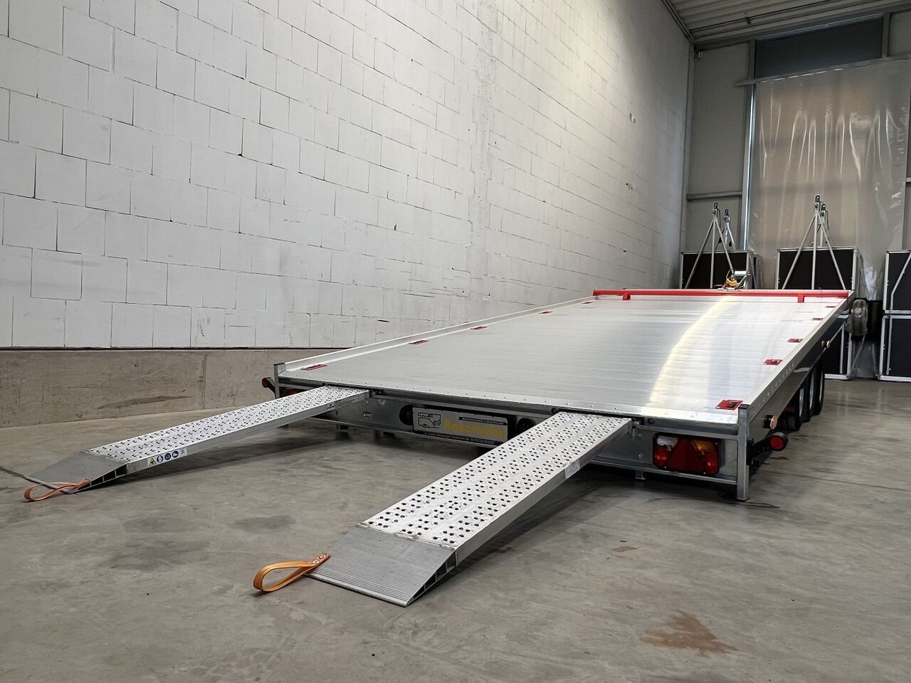 Vezeko Jumbo Light 35.56 E-Winde Autotransporter - Portavehículos remolque: foto 4 Vezeko Jumbo Light 35.56 E-Winde Autotransporter - Portavehículos remolque: foto 4