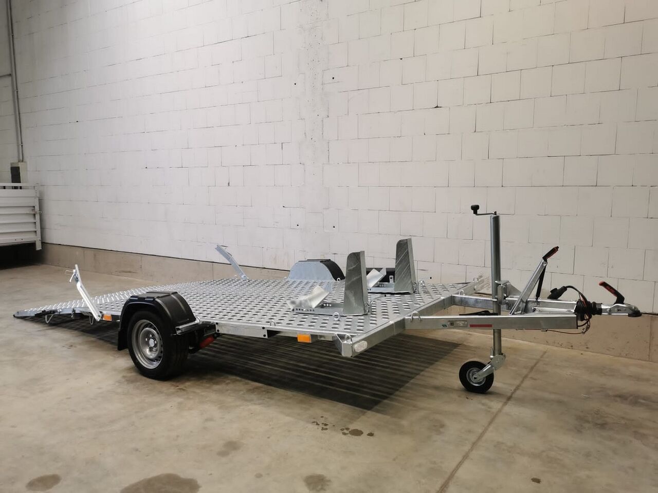 Vezeko Motovan C 18+Box Autotransporter - Remolque para moto: foto 2 Vezeko Motovan C 18+Box Autotransporter - Remolque para moto: foto 2