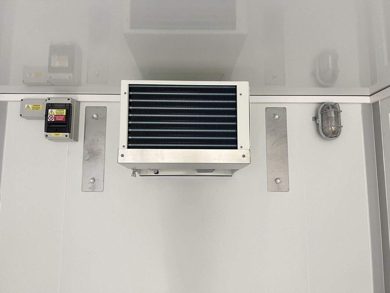 Vezeko TK C 30.35 KH Rampe ausziehbar Kühlanhänger - Frigorífico remolque: foto 5 Vezeko TK C 30.35 KH Rampe ausziehbar Kühlanhänger - Frigorífico remolque: foto 5