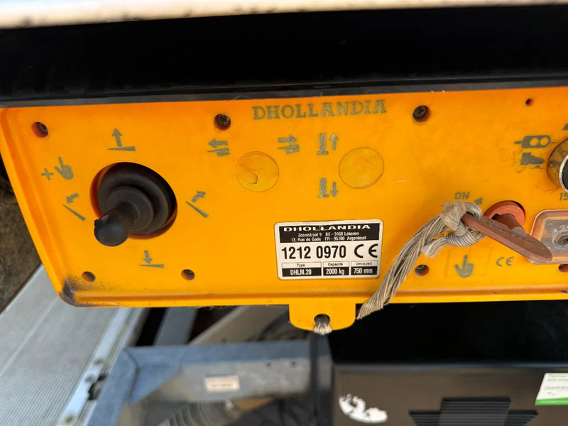 Camión caja cerrada DAF LF 55.250 LF55-250 Box with lift / Manual gearbox Euro5: foto 13