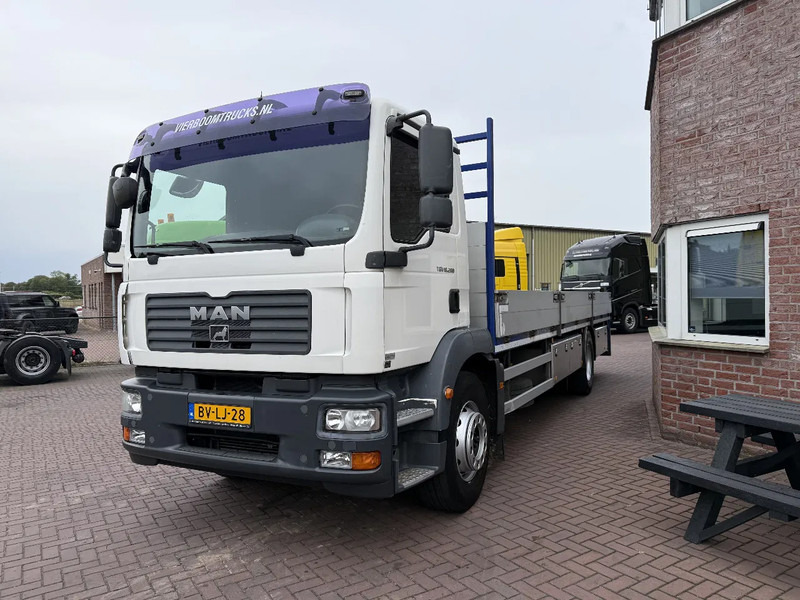 MAN TGM 18.280 TGM 18.280 4X2 manual gearbox / only 213tkm / New condition - Camión caja abierta: foto 2 MAN TGM 18.280 TGM 18.280 4X2 manual gearbox / only 213tkm / New condition - Camión caja abierta: foto 2