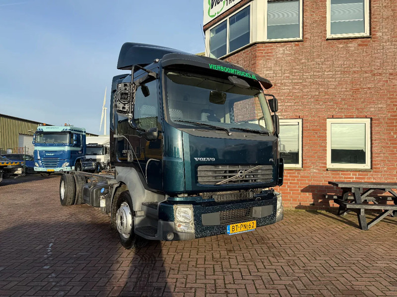 Volvo FL 12 FL 280 11.990KG MANUAL GEARBOX - Chasis camión: foto 1 Volvo FL 12 FL 280 11.990KG MANUAL GEARBOX - Chasis camión: foto 1