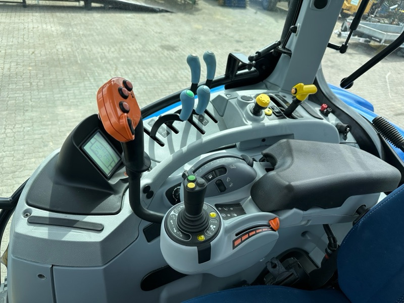 New Holland T7.190 PC - Tractor: foto 5 New Holland T7.190 PC - Tractor: foto 5