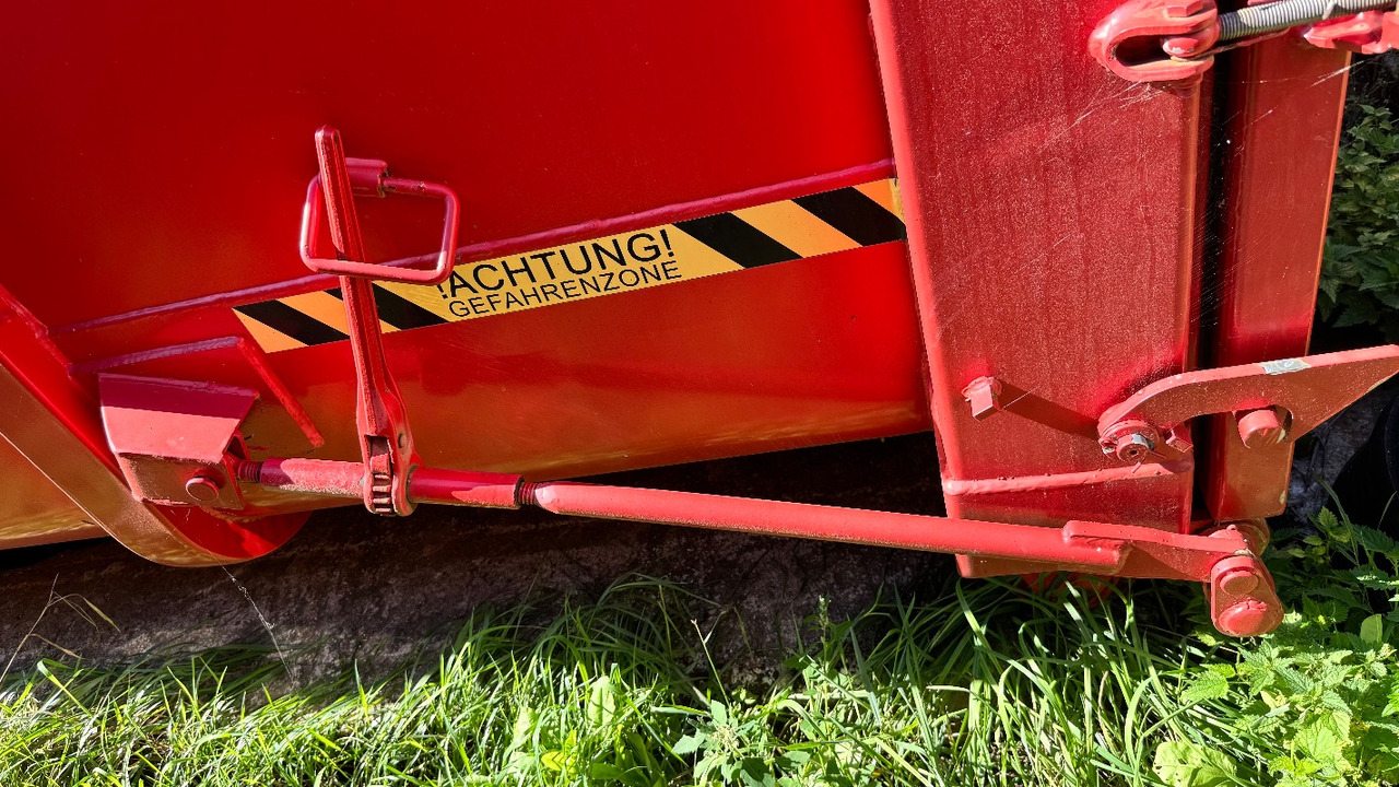 PRONAR T285/1 Hakenlift mit 2 Containern - Herramienta/ Equipo: foto 4 PRONAR T285/1 Hakenlift mit 2 Containern - Herramienta/ Equipo: foto 4