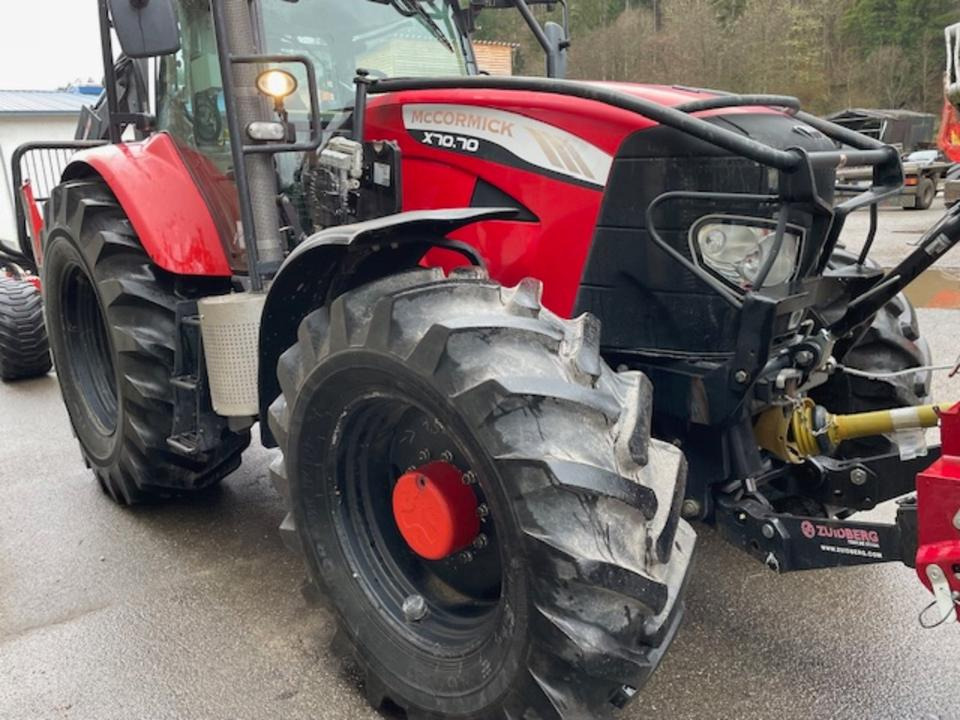 Forst-Traktor MC Cormick X70.70 - Tractor forestal: foto 2 Forst-Traktor MC Cormick X70.70 - Tractor forestal: foto 2