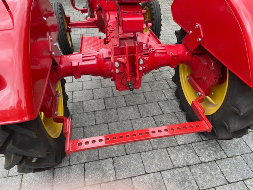 Porsche Junior 108 - Tractor viñedo/ Frutero: foto 5 Porsche Junior 108 - Tractor viñedo/ Frutero: foto 5