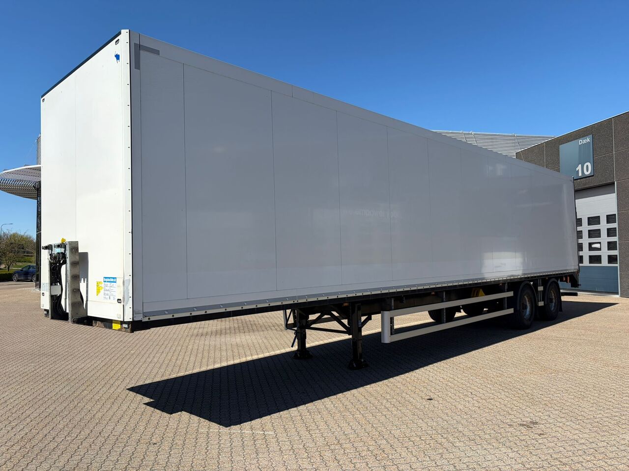 BP Trailer 2 akslet city - Caja cerrada semirremolque: foto 1 BP Trailer 2 akslet city - Caja cerrada semirremolque: foto 1