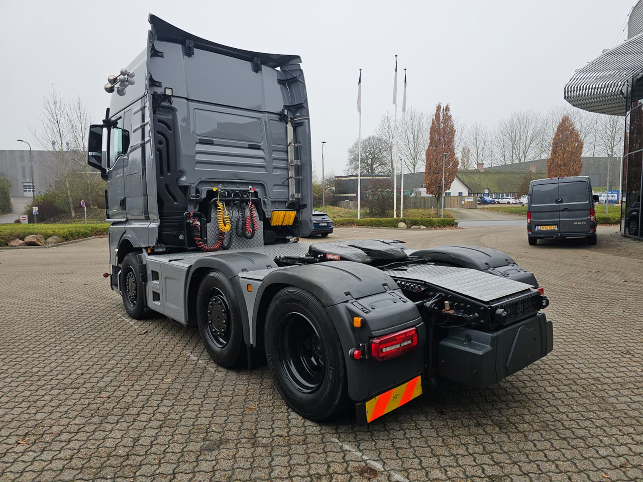 MAN TGX 26.510 6x2-2 Individual Lion S - Cabeza tractora: foto 4 MAN TGX 26.510 6x2-2 Individual Lion S - Cabeza tractora: foto 4