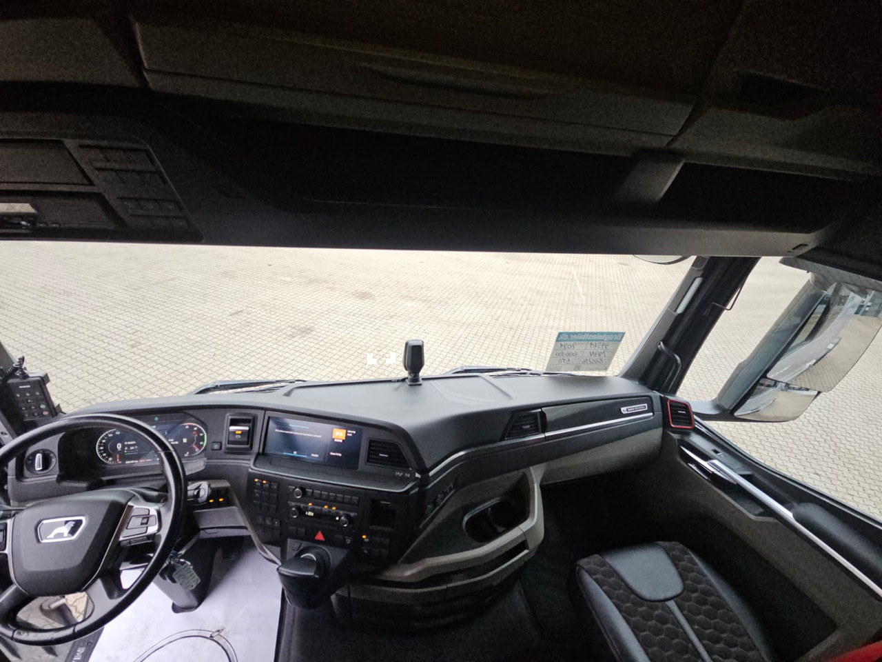 MAN TGX 26.510 6x2-2 Individual Lion S - Cabeza tractora: foto 5 MAN TGX 26.510 6x2-2 Individual Lion S - Cabeza tractora: foto 5