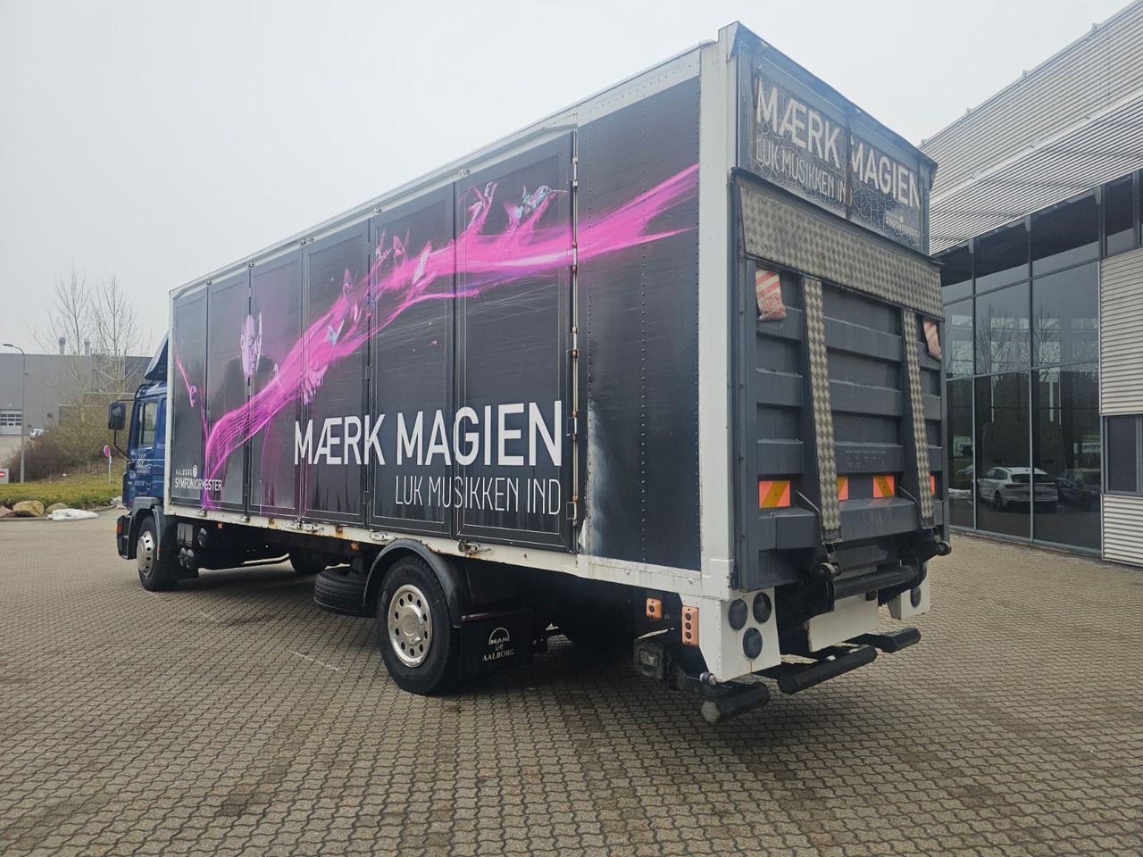 MAN 18.264 MLLC - Camión caja cerrada: foto 3 MAN 18.264 MLLC - Camión caja cerrada: foto 3