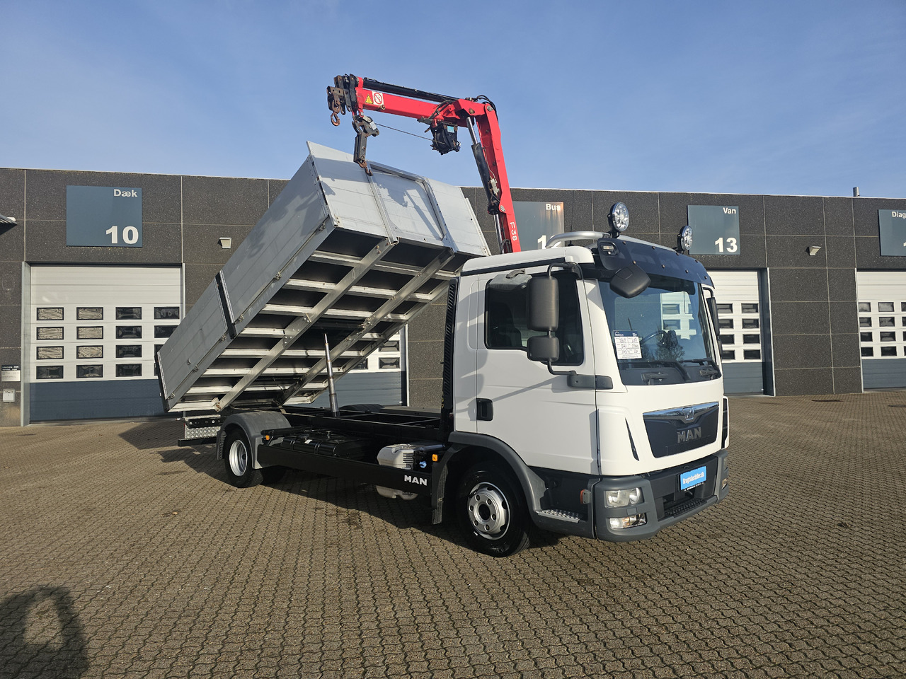 MAN TGL 10.220 - Volquete camión: foto 2 MAN TGL 10.220 - Volquete camión: foto 2