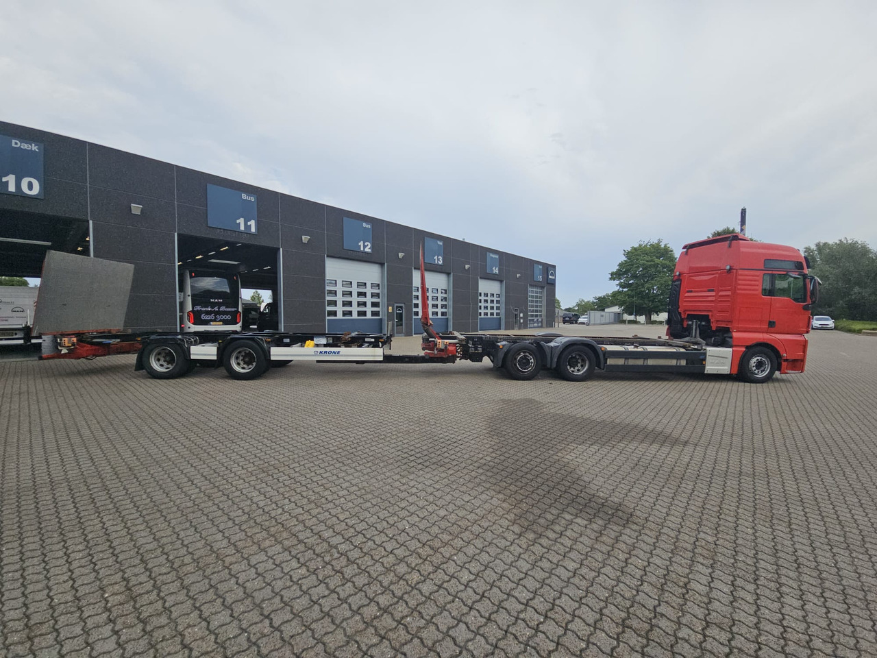 MAN TGX 26.500 with trailer - Portacontenedore/ Intercambiable camión: foto 3 MAN TGX 26.500 with trailer - Portacontenedore/ Intercambiable camión: foto 3