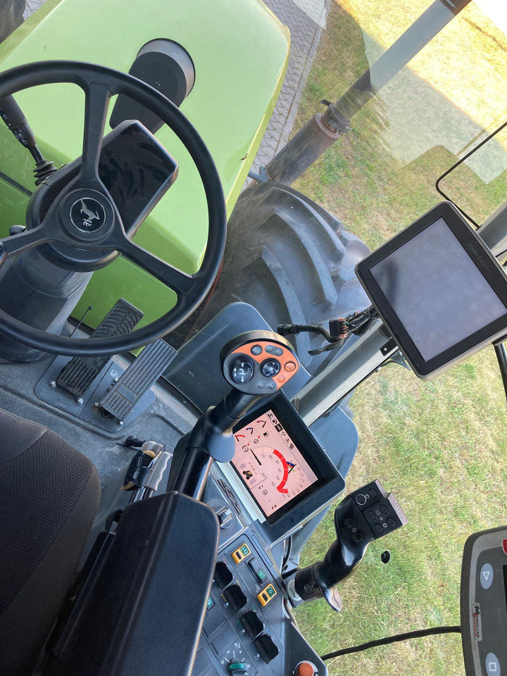 CLAAS Xerion 3800 TRAC VC - Tractor: foto 5 CLAAS Xerion 3800 TRAC VC - Tractor: foto 5