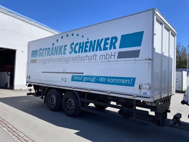 Boose Getränkeanhänger mit Ladebordwand - Transporte de bebidas remolque: foto 2 Boose Getränkeanhänger mit Ladebordwand - Transporte de bebidas remolque: foto 2