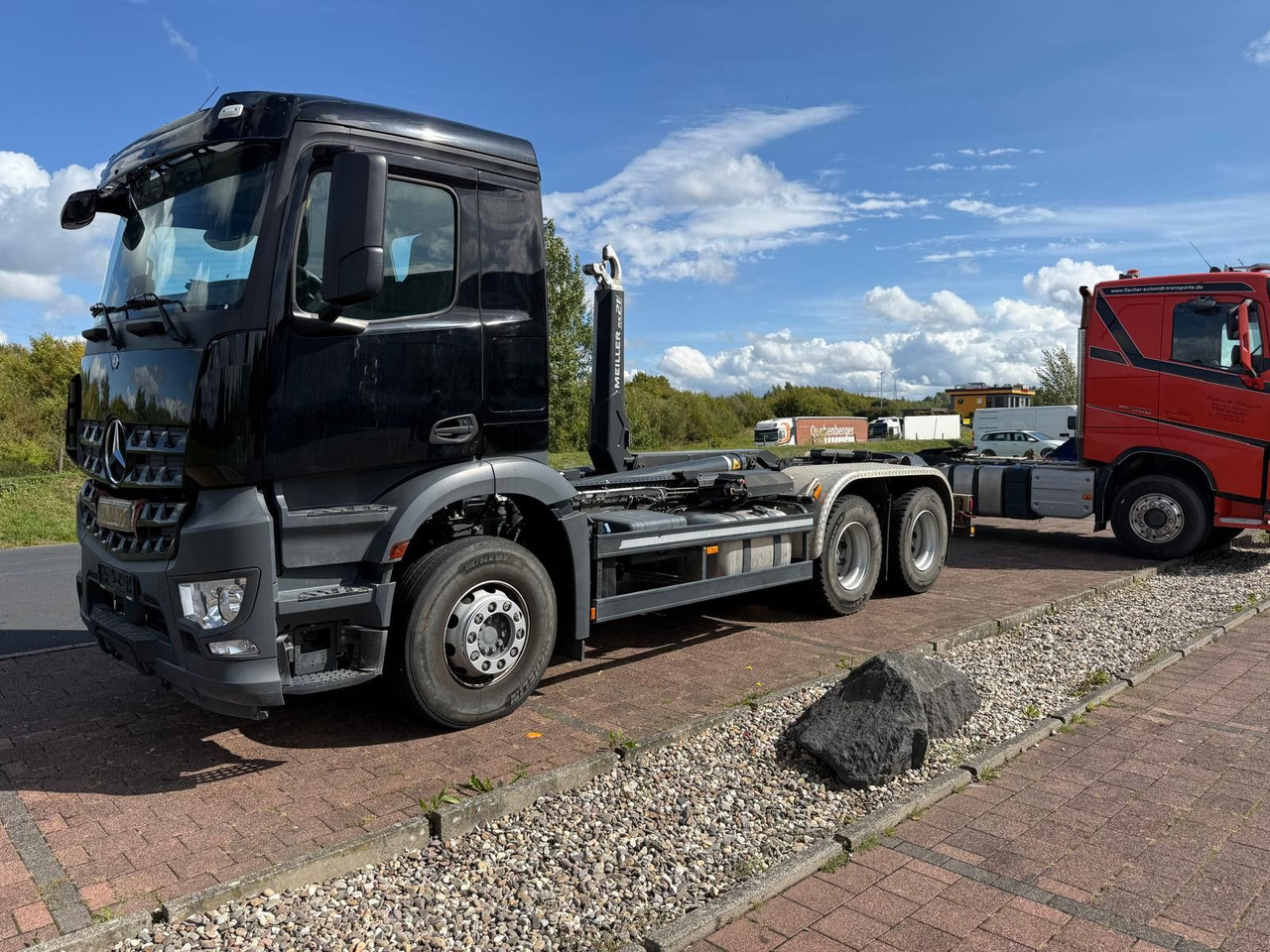 Mercedes-Benz Arocs 5 2648 Meiller Hakenlift 21-60 neuwertig - Multibasculante camión: foto 2 Mercedes-Benz Arocs 5 2648 Meiller Hakenlift 21-60 neuwertig - Multibasculante camión: foto 2