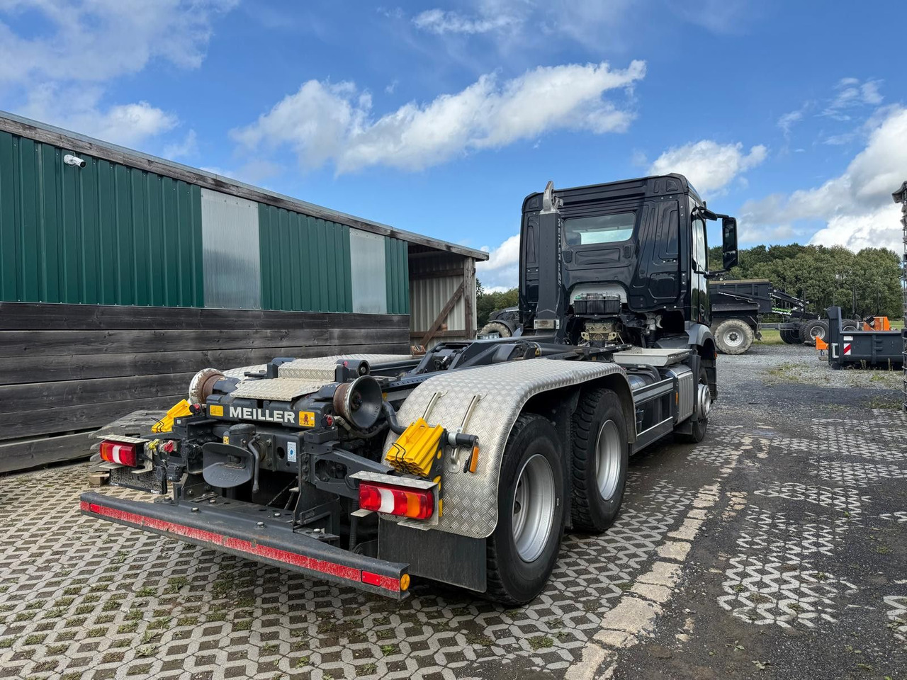 Mercedes-Benz Arocs 5 2648 Meiller Hakenlift 21-60 neuwertig - Multibasculante camión: foto 3 Mercedes-Benz Arocs 5 2648 Meiller Hakenlift 21-60 neuwertig - Multibasculante camión: foto 3