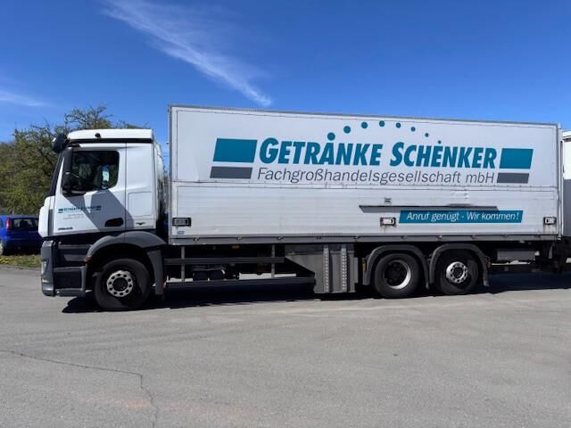 Mercedes-Benz MB Antos Getränkeaufbau Schwenkwand Ladebordwand - Transporte de bebidas camión: foto 5 Mercedes-Benz MB Antos Getränkeaufbau Schwenkwand Ladebordwand - Transporte de bebidas camión: foto 5