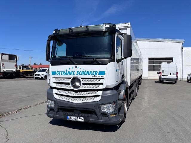 Mercedes-Benz MB Antos Getränkeaufbau Schwenkwand Ladebordwand - Transporte de bebidas camión: foto 3 Mercedes-Benz MB Antos Getränkeaufbau Schwenkwand Ladebordwand - Transporte de bebidas camión: foto 3