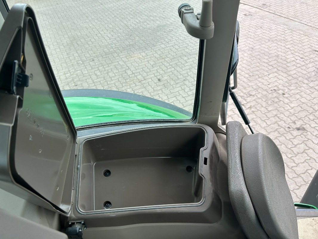 John Deere 6120M - Tractor: foto 5 John Deere 6120M - Tractor: foto 5