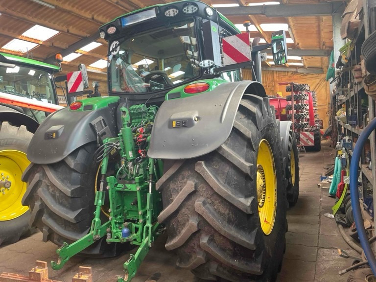 John Deere 6R 175 - Tractor: foto 3 John Deere 6R 175 - Tractor: foto 3