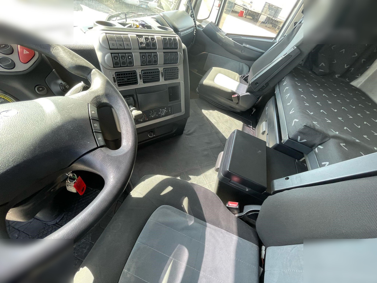 IVECO ECOSTRALIS 500 - Cabeza tractora: foto 5 IVECO ECOSTRALIS 500 - Cabeza tractora: foto 5