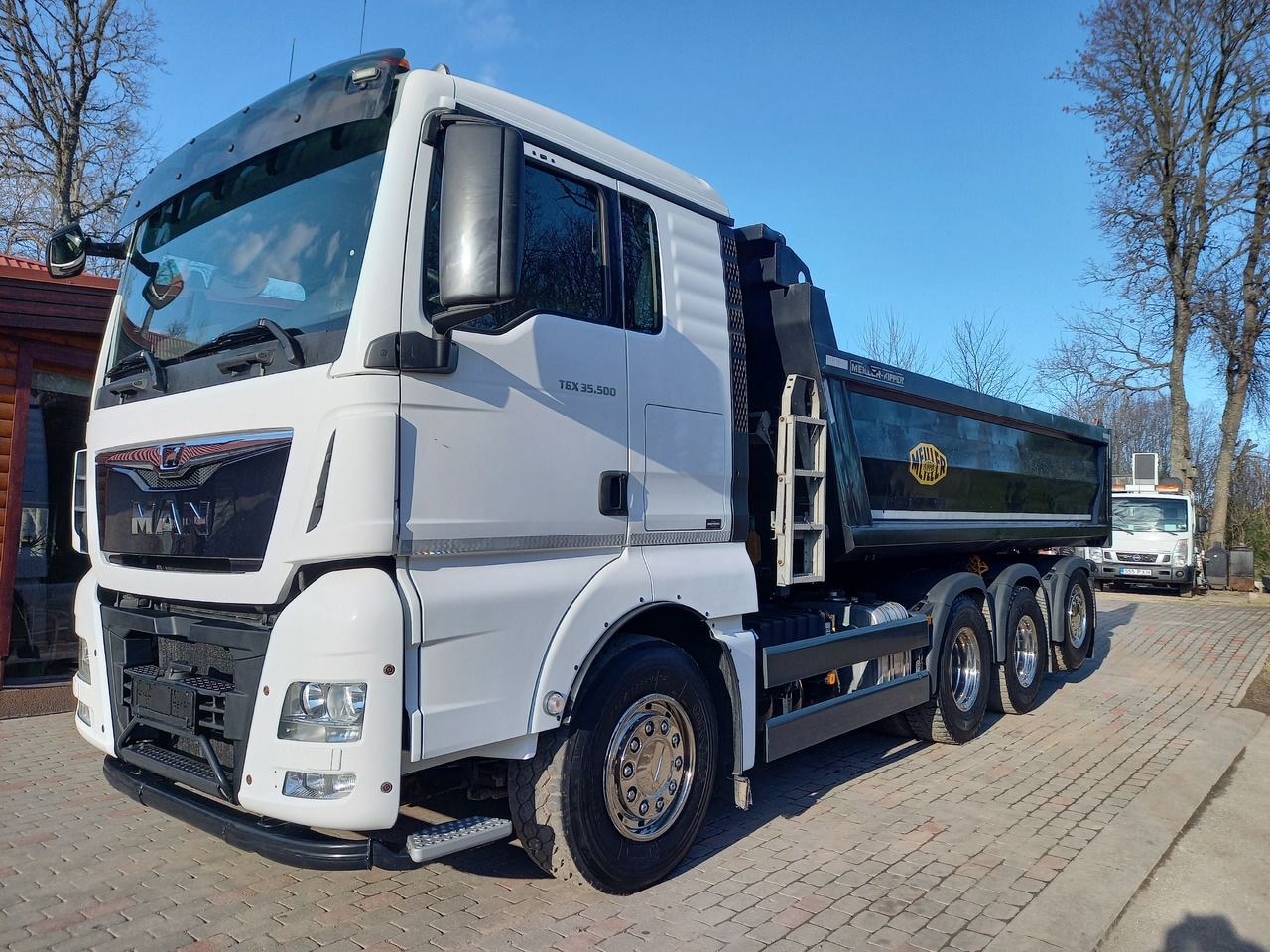 MAN TGX 35.500, 8X4, 35 TONS - Volquete camión: foto 1 MAN TGX 35.500, 8X4, 35 TONS - Volquete camión: foto 1