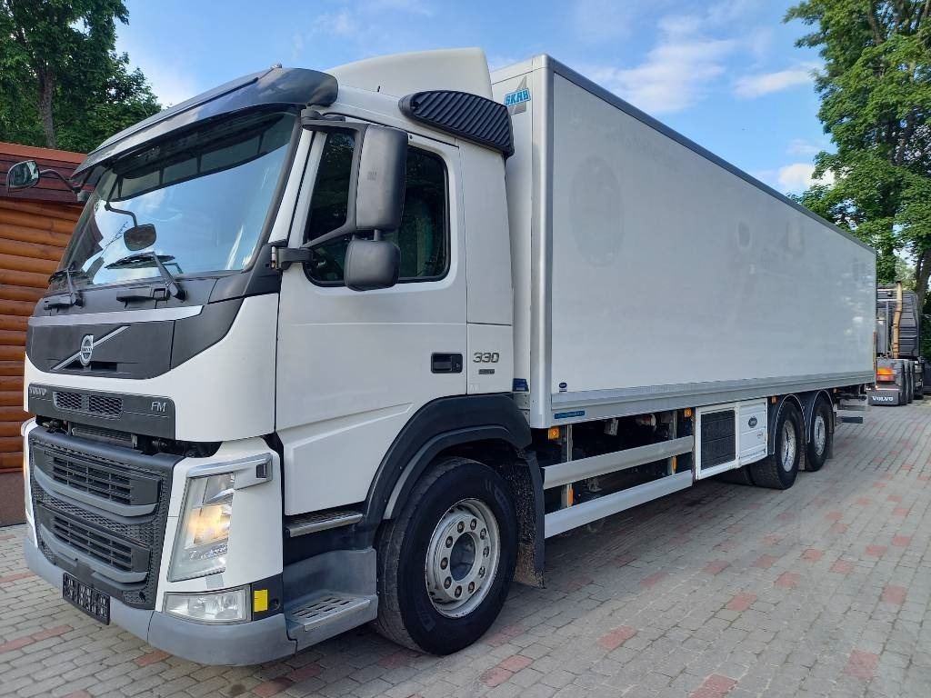 Volvo FM 330, 6x2, CARRIER SUPRA 950 U - Frigorífico camión: foto 1 Volvo FM 330, 6x2, CARRIER SUPRA 950 U - Frigorífico camión: foto 1