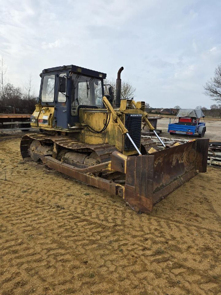 Komatsu D4 1P-3 D41P-3 - Bulldozer: foto 1 Komatsu D4 1P-3 D41P-3 - Bulldozer: foto 1