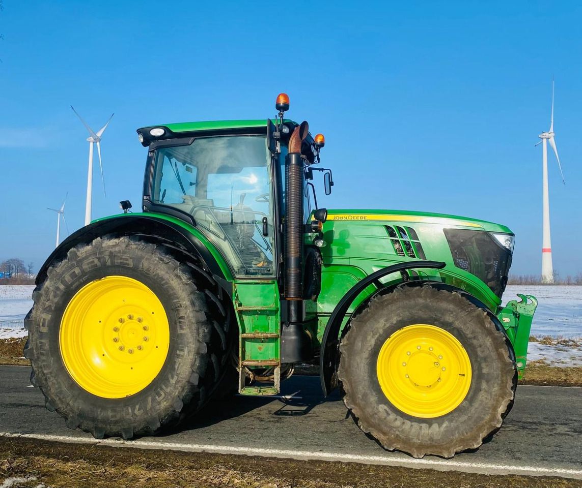 John Deere 6210R - Tractor: foto 1 John Deere 6210R - Tractor: foto 1