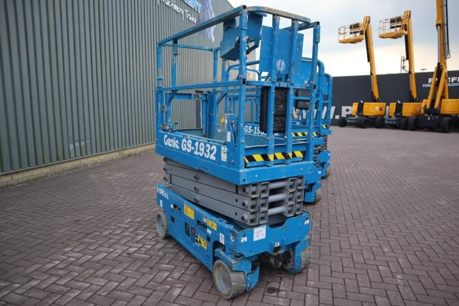 Genie GS1932 E-Drive Several In Stock, 8m Working Height - Plataforma de tijeras: foto 3 Genie GS1932 E-Drive Several In Stock, 8m Working Height - Plataforma de tijeras: foto 3