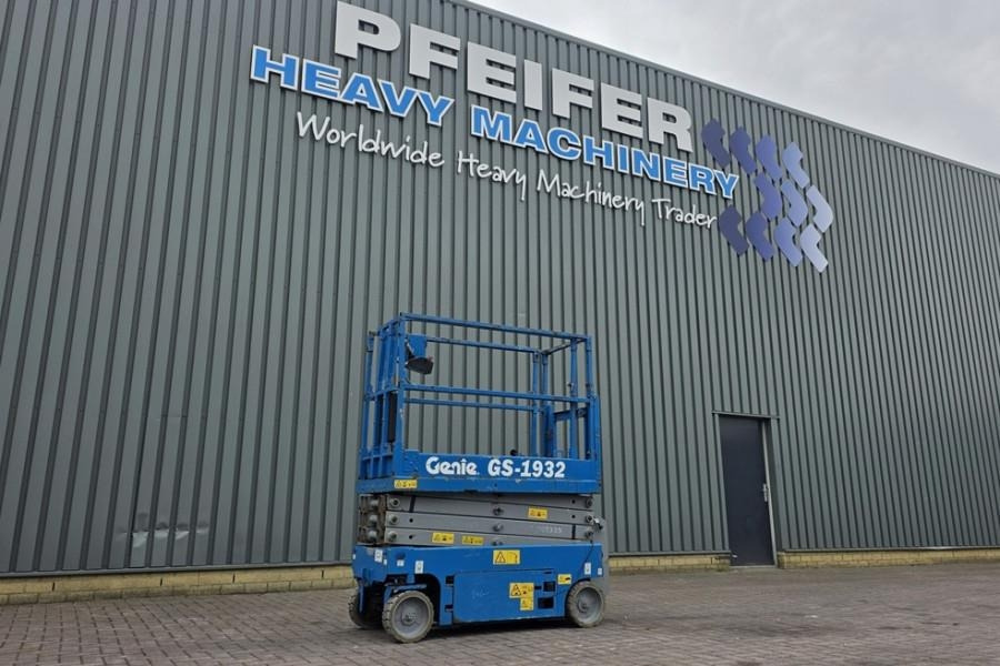 Genie GS1932 Electric, Working Height 7.8 m, 227kg Capac - Plataforma de tijeras: foto 1 Genie GS1932 Electric, Working Height 7.8 m, 227kg Capac - Plataforma de tijeras: foto 1