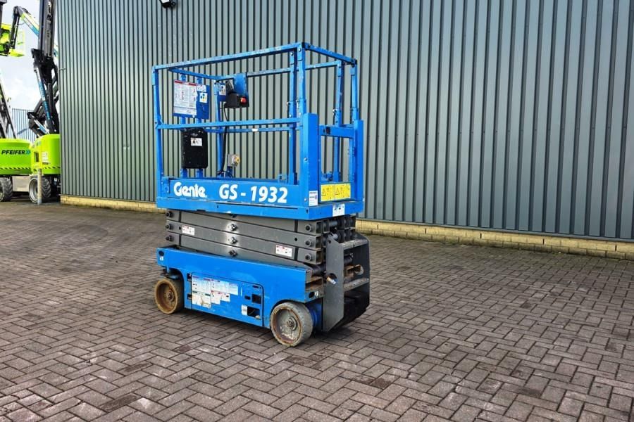 Genie GS1932 Electric, Working Height 7.8 m, 227kg Capac - Plataforma de tijeras: foto 4 Genie GS1932 Electric, Working Height 7.8 m, 227kg Capac - Plataforma de tijeras: foto 4