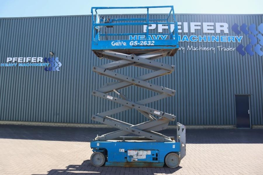 Genie GS2632 Electric, Working Height 10m, 227kg Capacit - Plataforma de tijeras: foto 5 Genie GS2632 Electric, Working Height 10m, 227kg Capacit - Plataforma de tijeras: foto 5