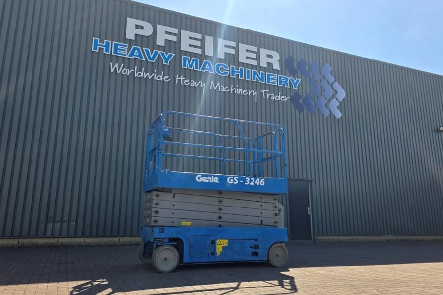 Genie GS3246 Electric, Working Height 11.75 m, 318kg Cap - Plataforma de tijeras: foto 1 Genie GS3246 Electric, Working Height 11.75 m, 318kg Cap - Plataforma de tijeras: foto 1