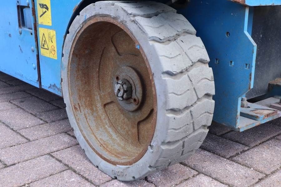 Plataforma de tijeras Genie GS4047 Electric, 14m Working Height, 350kg Capacit: foto 9 Plataforma de tijeras Genie GS4047 Electric, 14m Working Height, 350kg Capacit: foto 9