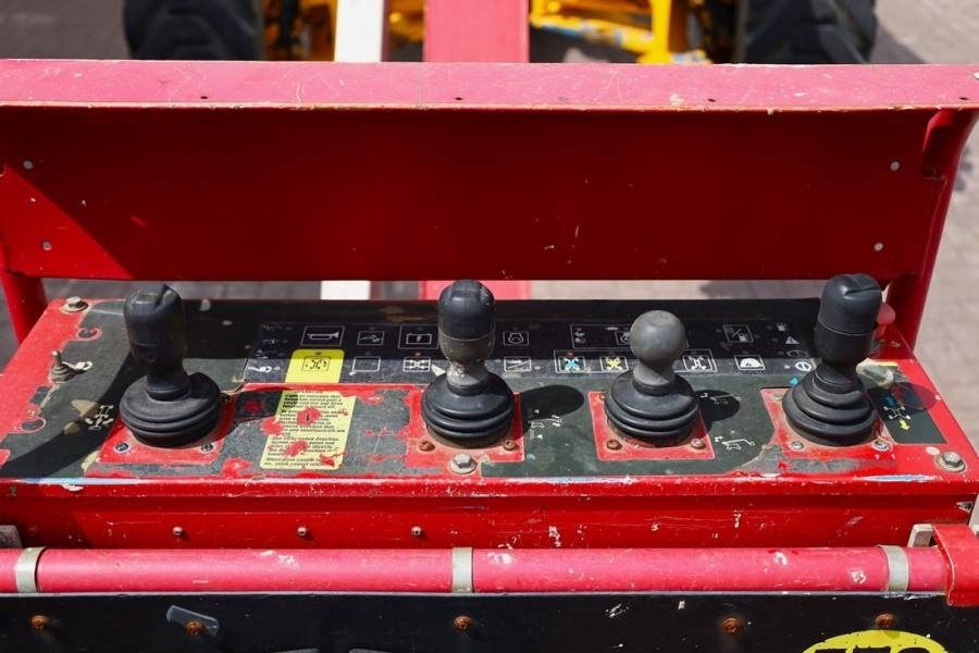 Genie ZX135/70 Diesel, 4x4x4 Drive, 43m Lifting Height, - Plataforma articulada: foto 4 Genie ZX135/70 Diesel, 4x4x4 Drive, 43m Lifting Height, - Plataforma articulada: foto 4