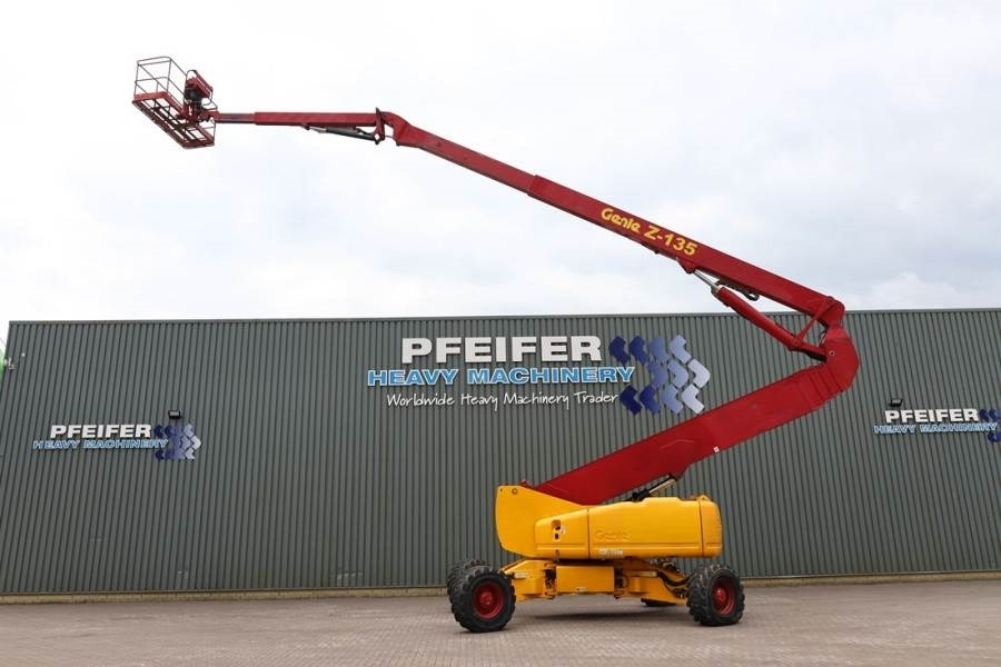Genie ZX135/70 Diesel, 4x4x4 Drive, 43m Lifting Height, - Plataforma articulada: foto 3 Genie ZX135/70 Diesel, 4x4x4 Drive, 43m Lifting Height, - Plataforma articulada: foto 3